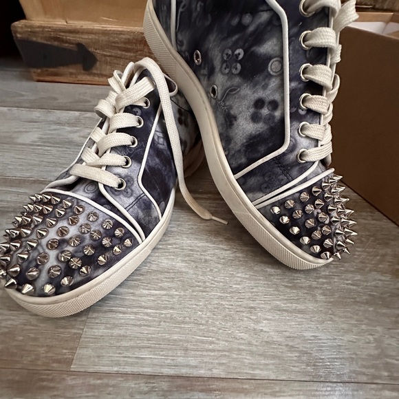 Christian Louboutin Mens Sneakers Blue Size 6 Louis Junior Spikes Orlato Low-Top